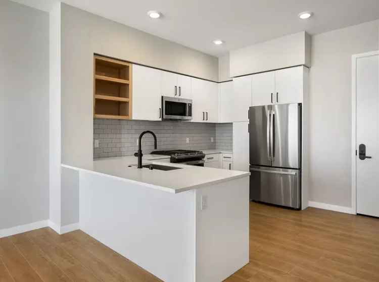 Rent Stylish Apartments Near Santa Clara University with Outdoor Spaces