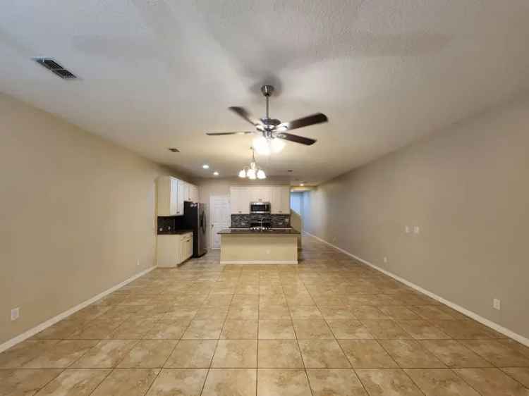 Rent Townhome in Winter Garden with 4 Bedrooms and Community Amenities