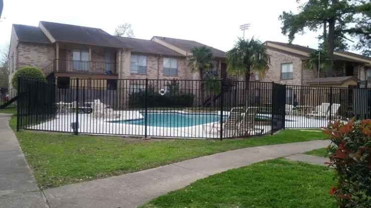 Rent 3 Bedroom Condo with Private Patio Near Klein High School