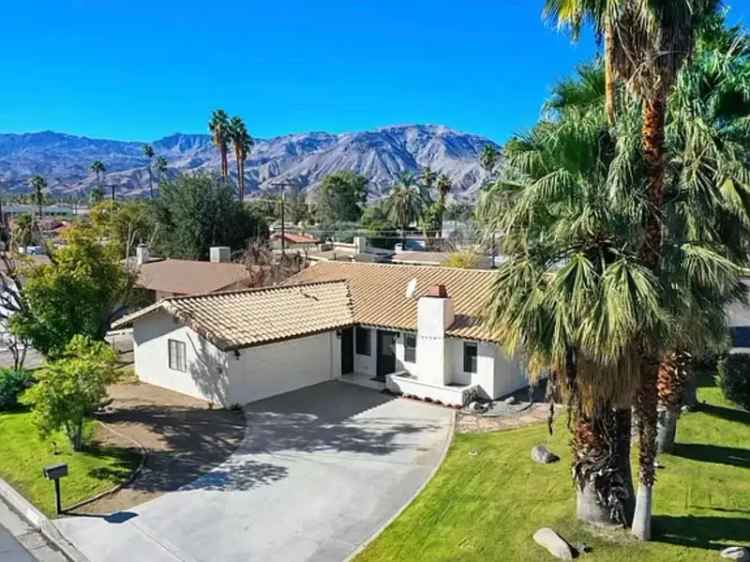 Rent Amazing 3 Bedroom House in Palm Desert with Private Yard and Garage