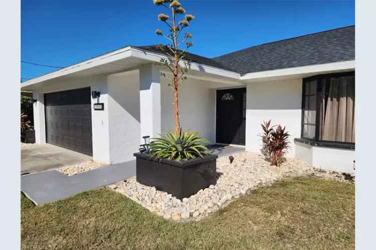 House For Sale in 1009, El Dorado Parkway West, Cape Coral, Florida