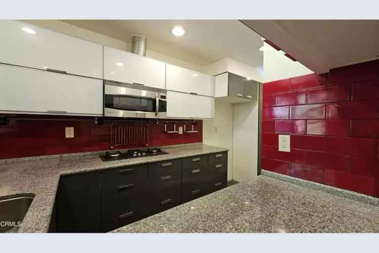 Buy townhome in Ventura with modern features and community amenities