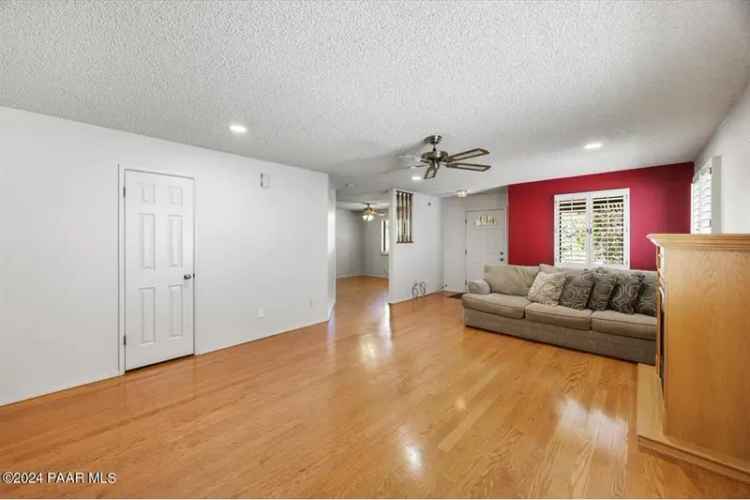 Buy Tanglewood Townhome with 2 Bedrooms and 2 Bathrooms