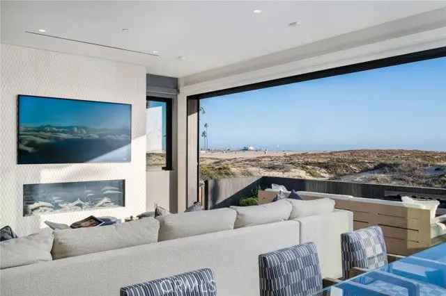 House For Sale in Newport Beach, California