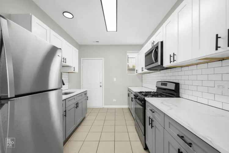 Rent Modern Apartments in Oak Park with Great Amenities Near Parks