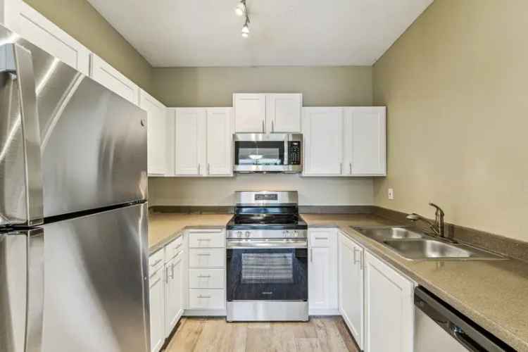 Rent Apartments in Raleigh Hills with Excellent Access to Downtown Portland