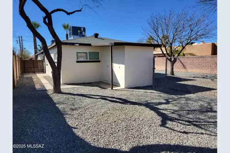 Duplex For Rent in Tucson With Large Lot and New Features