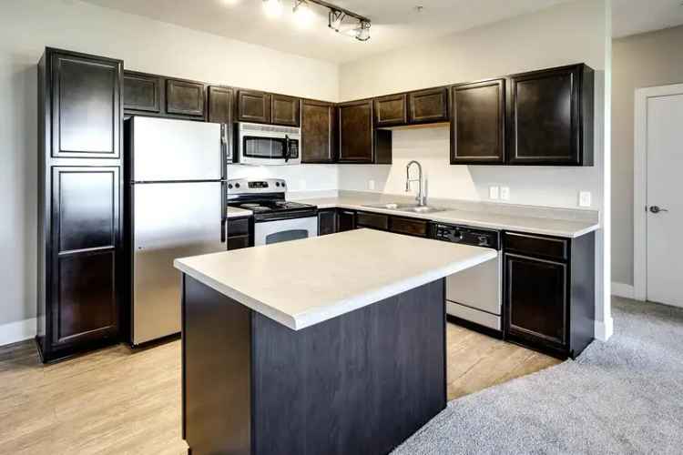 Rent Apartments at Tamarin Ridge in Lincoln NE with Great Amenities