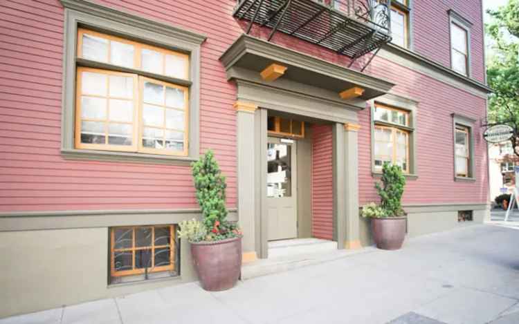 Rent Apartment Unit in Downtown Portland with Vintage Charm and Amenities