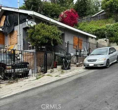 House For Sale in 1083, Milwaukee Avenue, Los Angeles, California