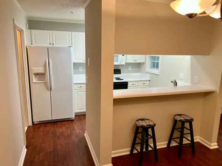 Rent Adorable 3 Bedroom 2 Bath Condo Near UNCW with Pool and Parking