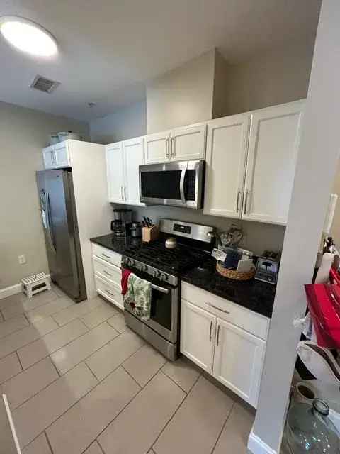 Rent Apartment Unit Featuring 2 Bedrooms and Near Onset Beach