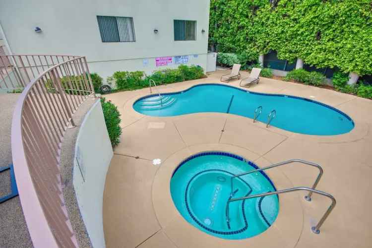 Rent one bedroom apartment in Encino with pool and spa amenities