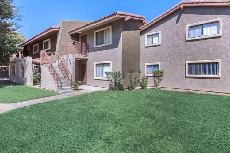 Rent Apartment in Indio with Golf Course Access and Nearby Shopping