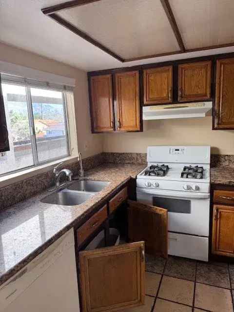 Rent Apartment in Glendale 2 Bed 2 Bath with Balcony