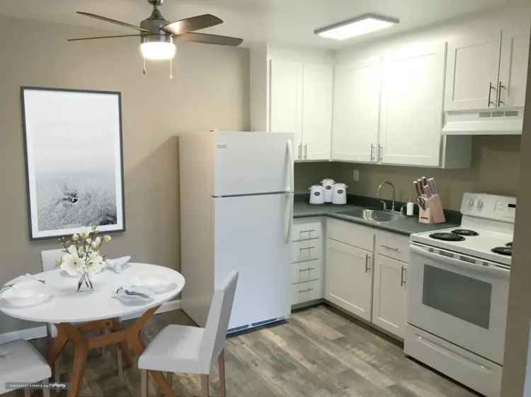 Rent Apartments at Woodland Crossing with Great Amenities and $1000 Off