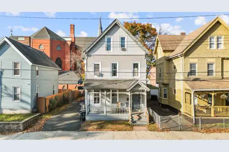 buy house 80 Bright St New Haven CT with spacious yard and driveway