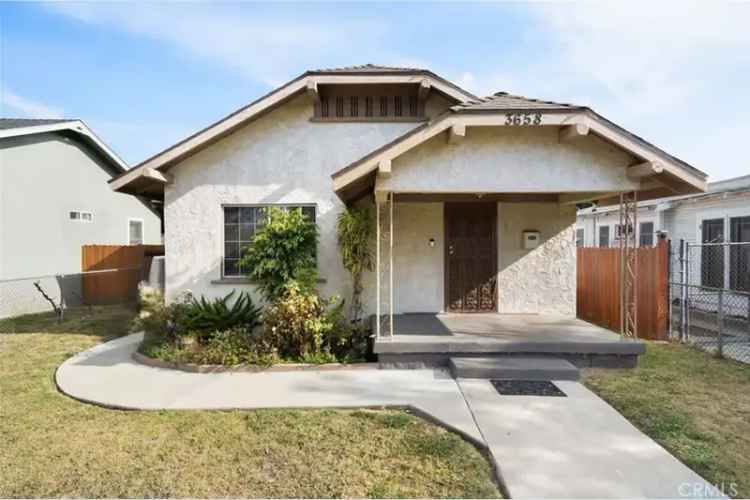 Buy Home in Jefferson Park with 3 Bedrooms and 2 Bathrooms