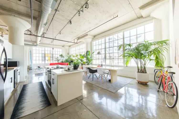 Rent Live Work Apartments in Downtown LA with Rooftop and Fitness Center