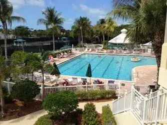 Short Term Rent Apartment in Gated Community with Pool and Tennis in Naples