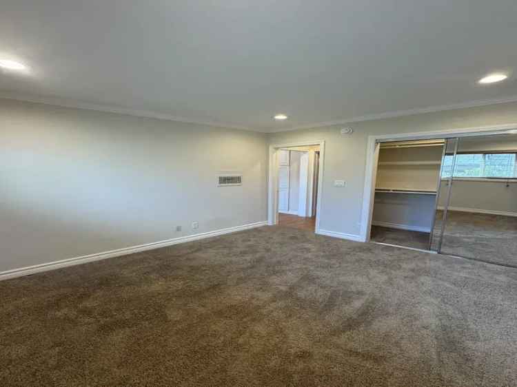 Rent Stylish Apartment Unit in Sawtelle, Los Angeles with Private Balcony