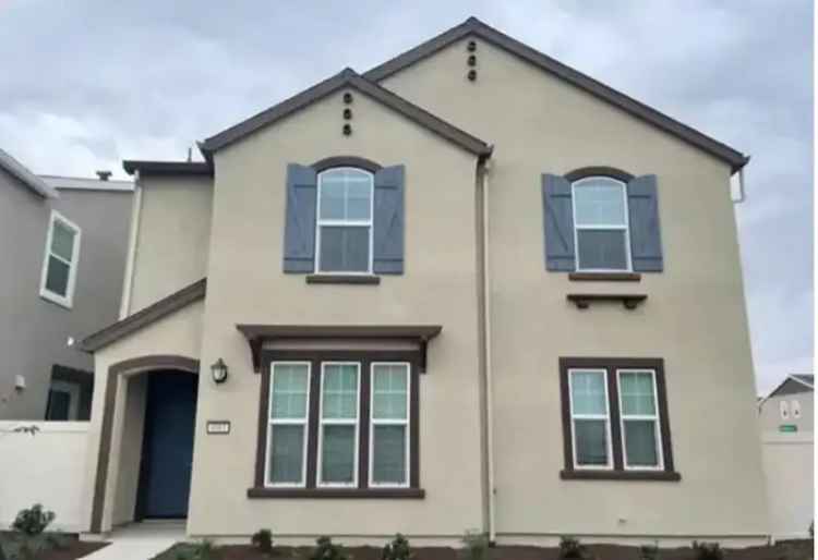 Rent Stunning 4 Bedroom House in Roseville with Solar and Smart Features