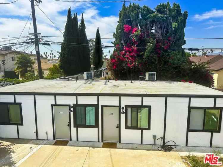 House For Sale in 831, North Heliotrope Drive, Los Angeles, California