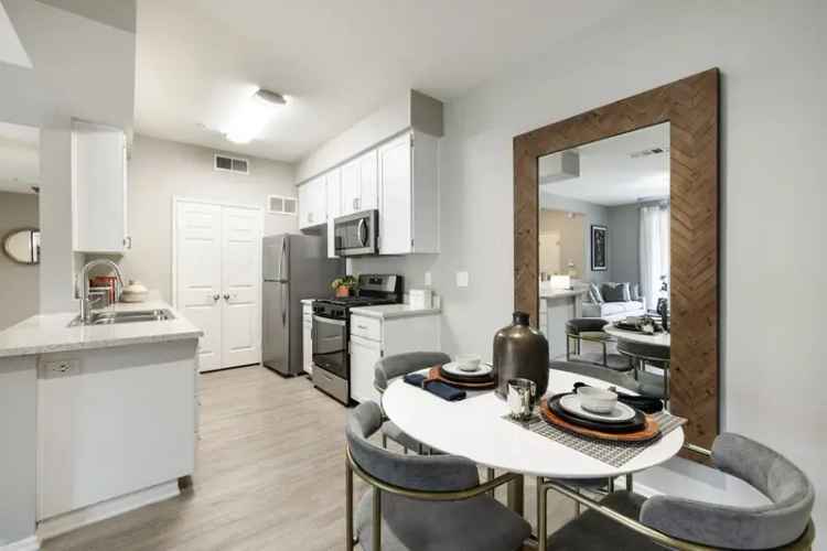 Apartment Rent in Orange Crest with Community Upgrades and Features