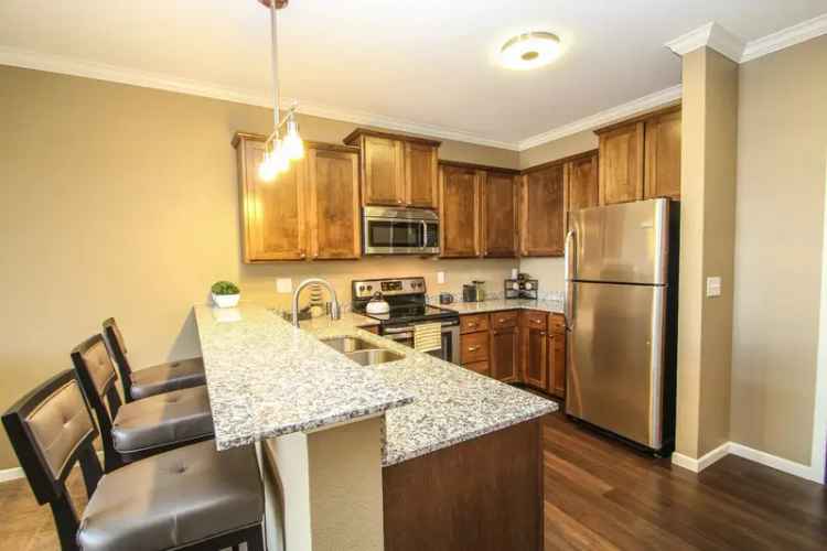 Luxury Rent Apartments in Eagan MN Near Twin Cities Premium Outlets