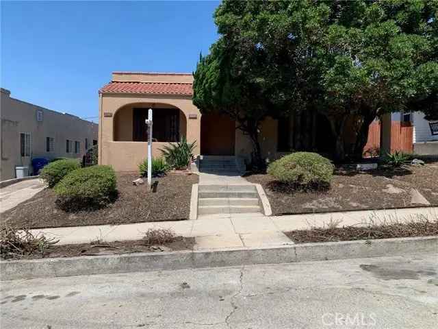 House For Sale in 2045,2047, South Palm Grove Avenue, Los Angeles, California