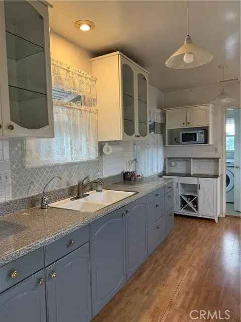 House For Sale in 16740, Gilmore Street, Los Angeles, California