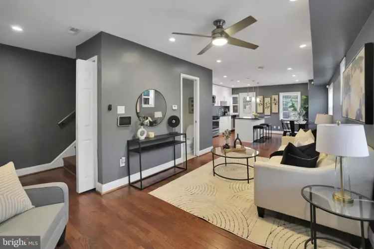 Buy Townhouse in Capitol Hill with 5 Bedrooms and Convenient Features