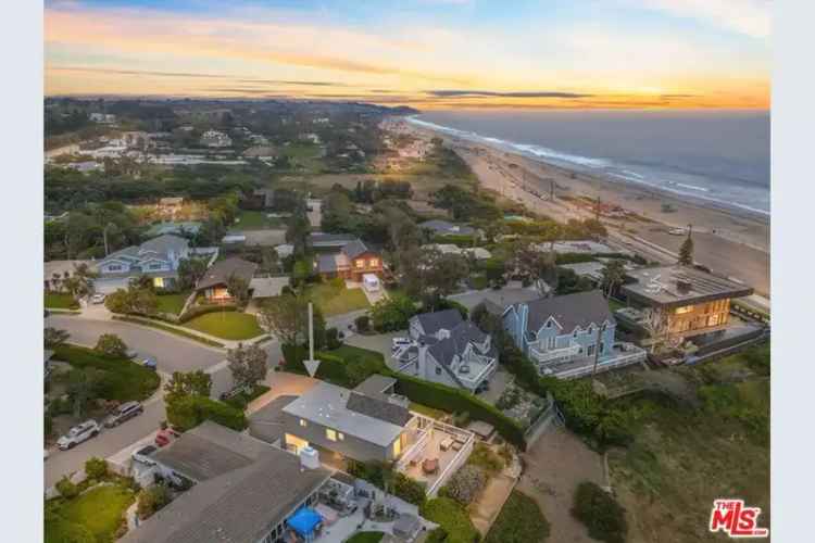 House For Sale in 6439, Surfside Way, Malibu, California