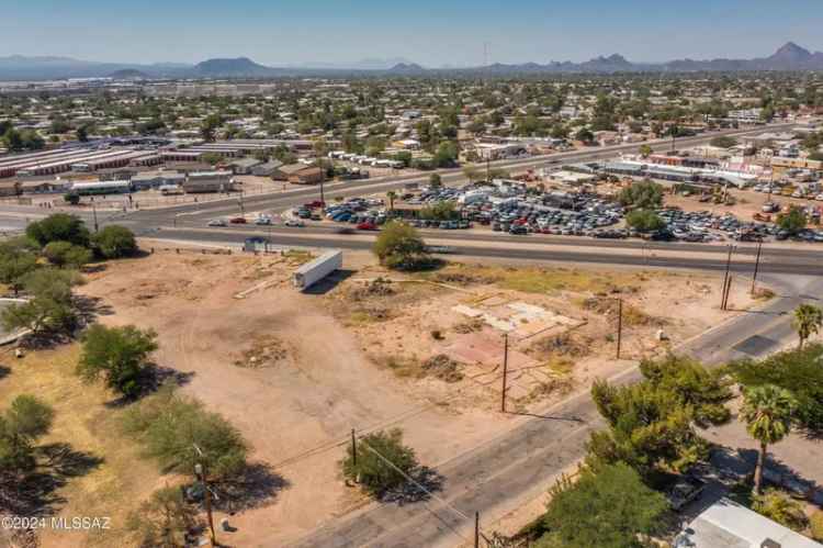 Vacant lot for sale in Tucson with commercial zoning and utilities