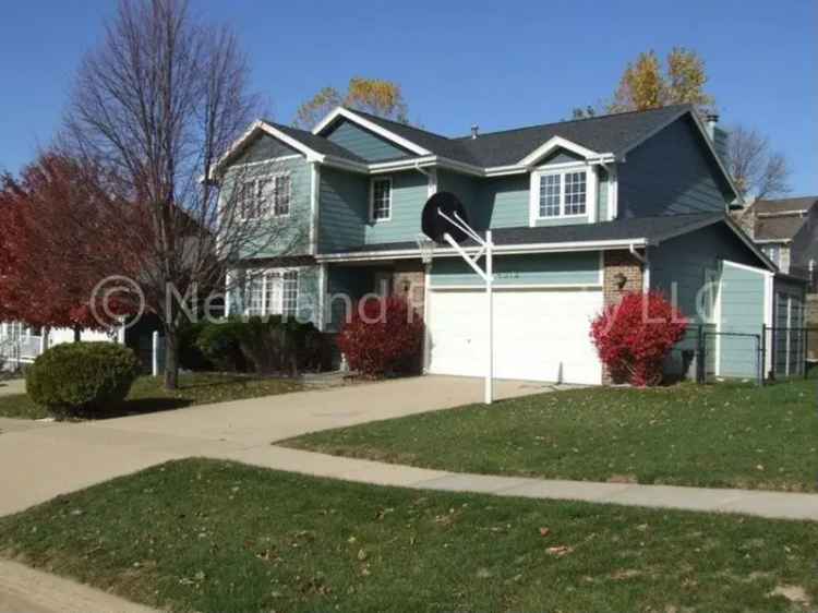 Rent Spacious 3 Bedroom Home with Office in Cedar Rapids IA