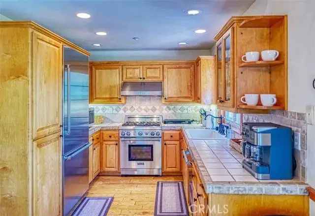 House For Sale in 564, Pioneer Road, Lake Arrowhead, California