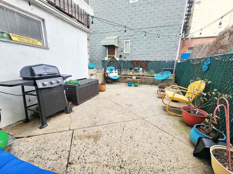 Rent 1 Bedroom Apartment with Private Backyard