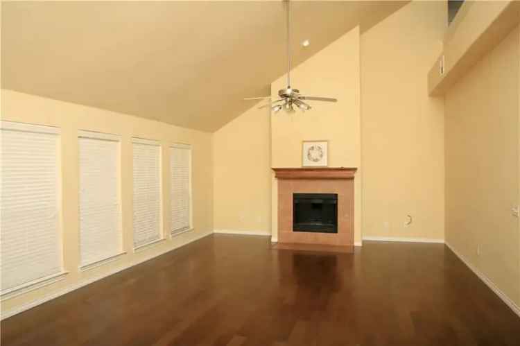 Rent Spacious 4 Bedroom House in Gated Community Edmond with Resort Style Amenities