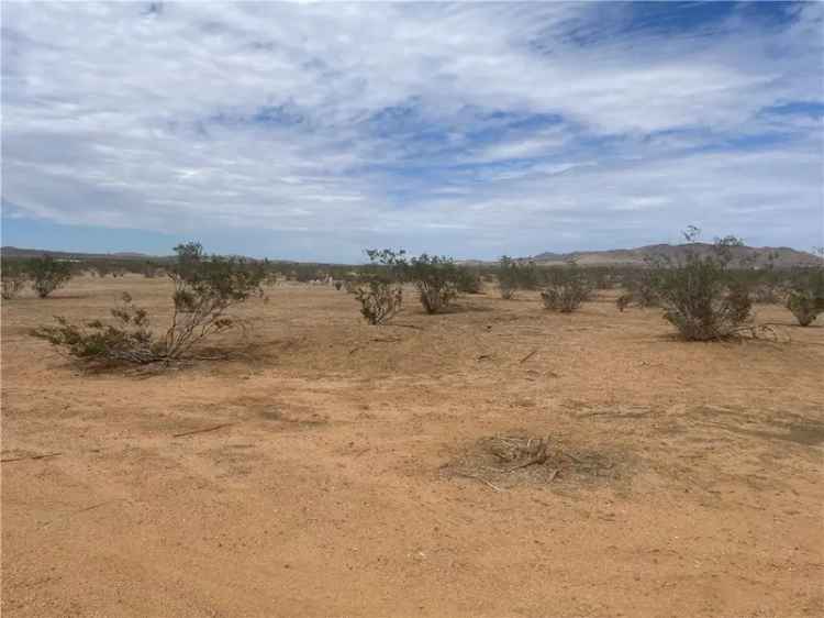 Land For Sale in Apple Valley, California