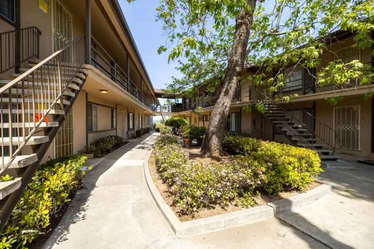 Rent Apartments in San Diego with Pool and Clubhouse