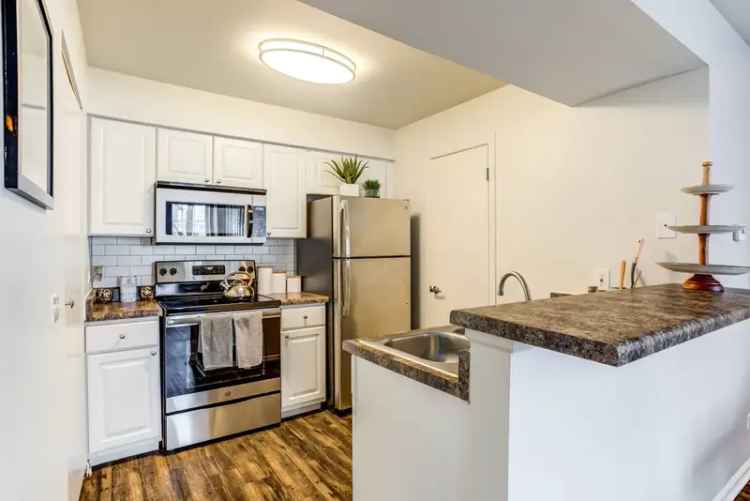 Rent Modern Apartments in Glendale Heights with Upscale Amenities