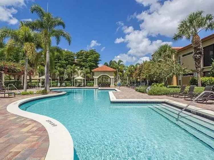 Seasonal Rent 1st Floor Apartment Unit in Bonita Springs with Pool