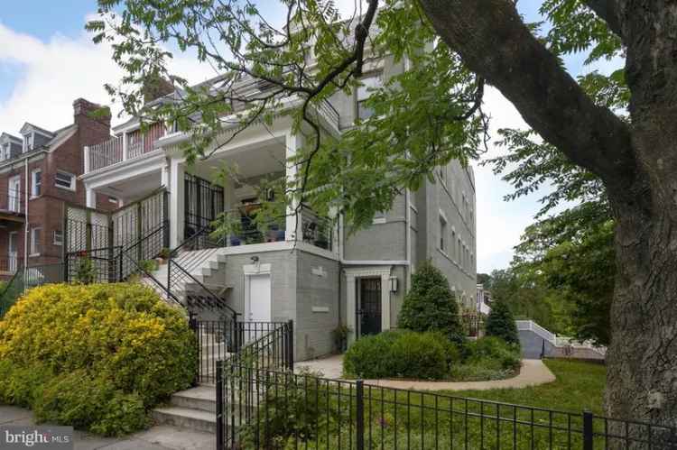 House For Sale in Washington, District of Columbia