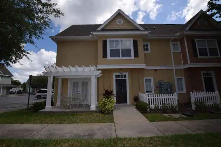 Rent 4 Bedroom Townhome with Modern Amenities in Kissimmee