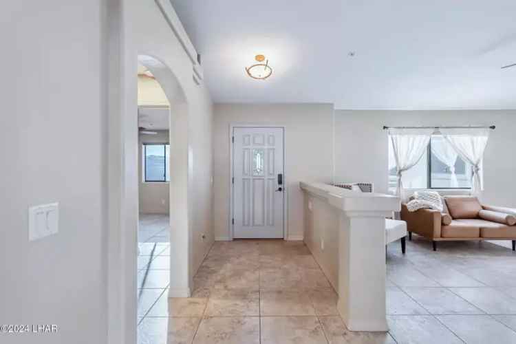 Rent Multifunctional Home in Havasu with Dual Entrances and Ample Parking