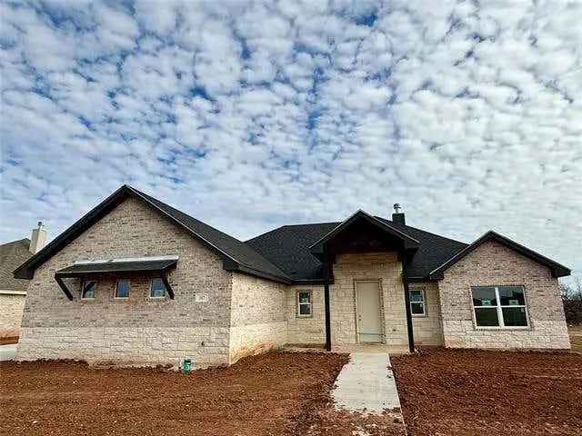 Buy Modern Craftsman House in Abilene with Panoramic Views and Spacious Lot