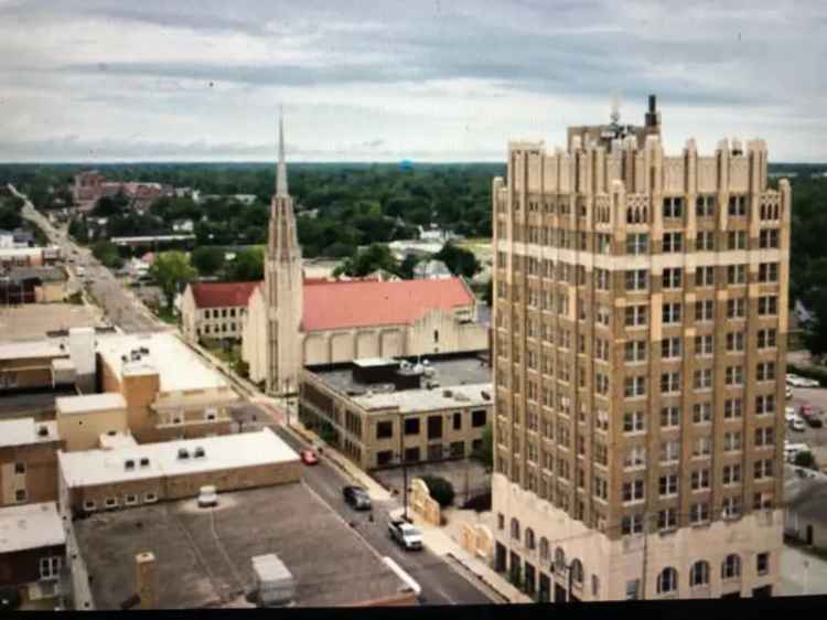 Rent Luxury Apartments in Historic Art Deco Tower in Anderson