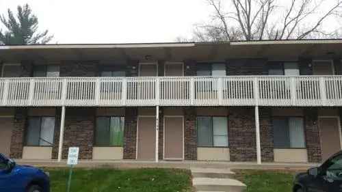 Rent Apartments in Secluded Oak Park Community with Private Entry