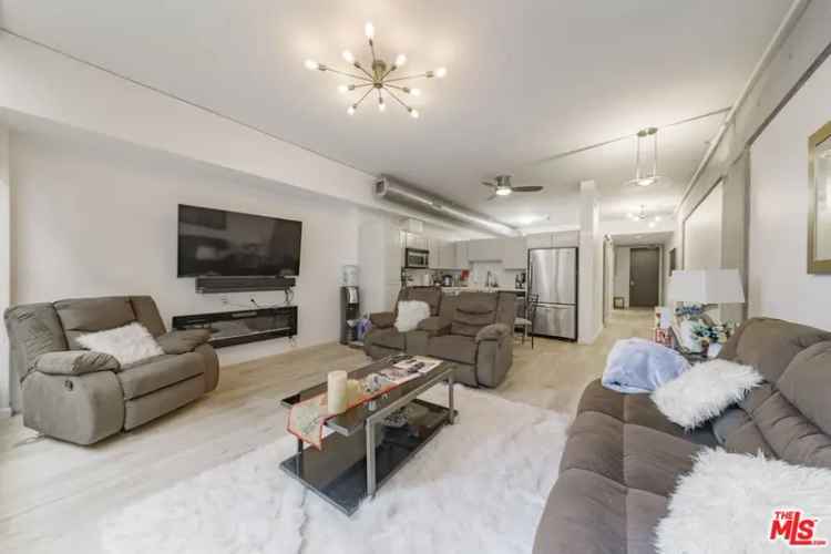 House For Sale in 1100, South Hope Street, Los Angeles, California