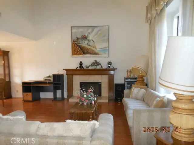 House For Sale in 1847, Avenida del Canada, California